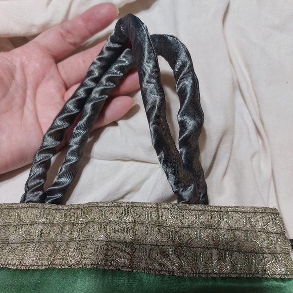 Vintage Chinese Silk Embroidered Bag - Picture 4 of 9